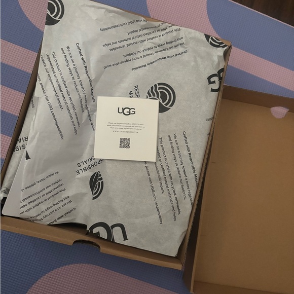 UGG Brown Suede Boots with Sturdy Sole - Picture 6 of 7